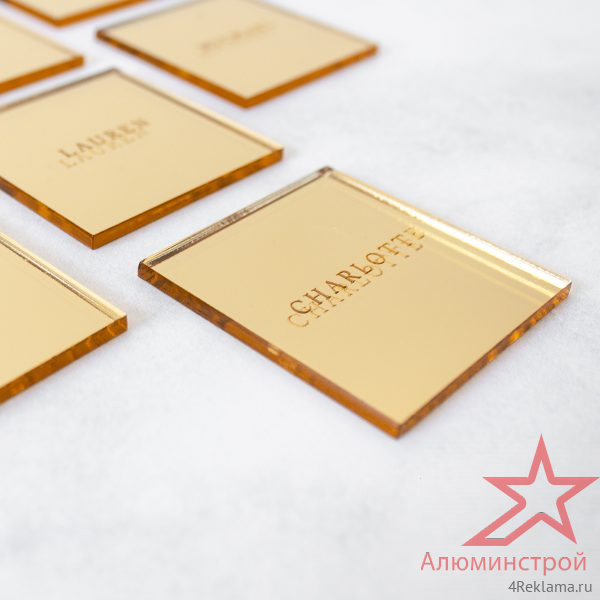 Зеркальный акрил Plaskolite в цвете золото